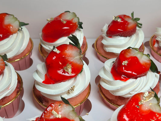 1 Dozen - Strawberries N Cream Cupcakes