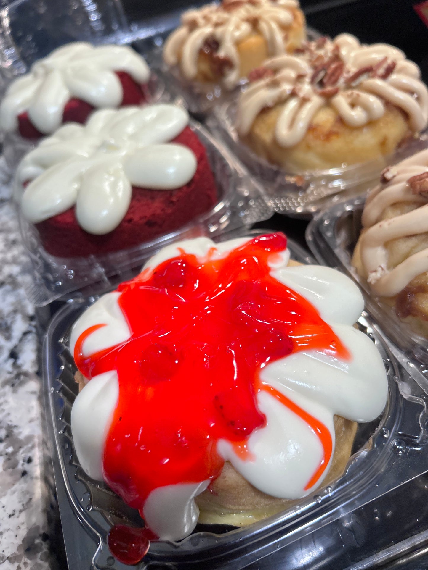 Mini YUMMM Bundt cakes -variety
