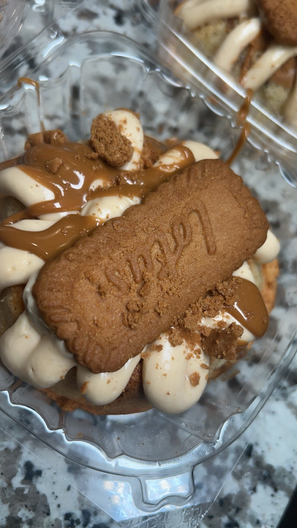Biscoff pound cake cup - Yummm A Cupcakery Thanksgiving