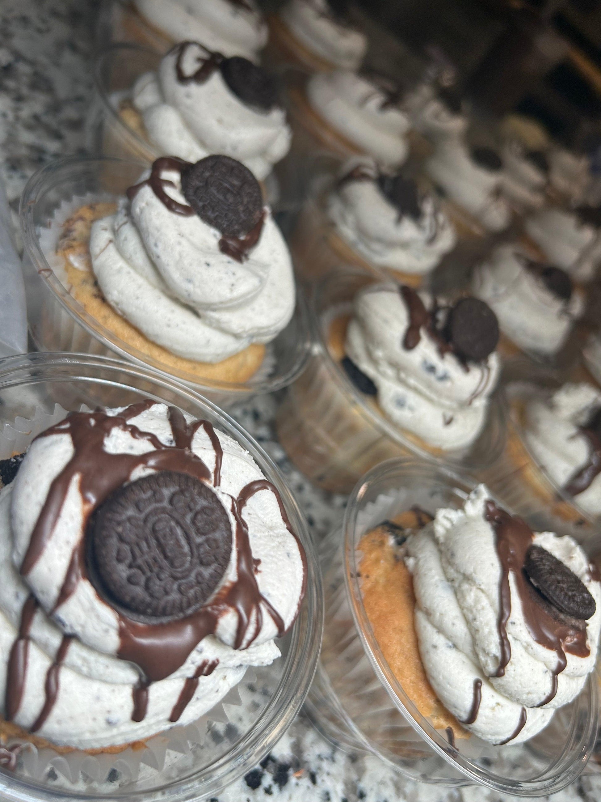 1 Dozen - Cookies N Cream Cupcakes - YUMMM! A Cupcakery