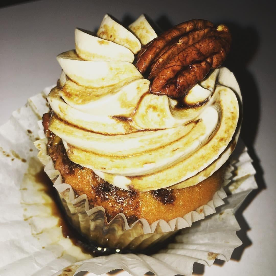 Gourmet Jumbo Cupcakes